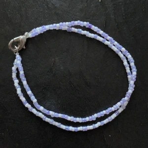 Armband!  - Dubbel armband med spänne!  Skriv din storlek runt armen så löser vi det!  Önskemål om andra färger kan också lösas! 