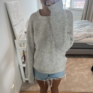 Stickad tröja - Stickad tröja i fint skick 