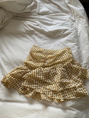 Volangkjol från H&M - Söt volangkjol från H&M