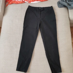 Kostymbyxor  - Fint skick, stl Xs Katt finns i hemmet 