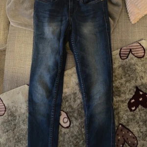 Jeans  - Jeans som är i bra skick.