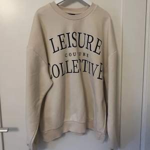 Säljer denna tröja som inte längre kommer till användning🥰(säljer fler liknande)