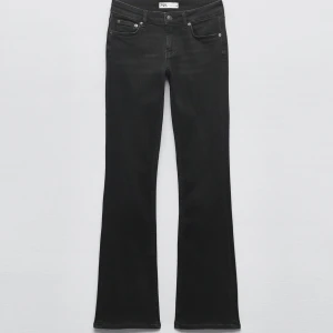 Lågmidjade Bootcut jeans  - Slutsålda lågmidjade bootcut jeans från Zara🫶🏻 