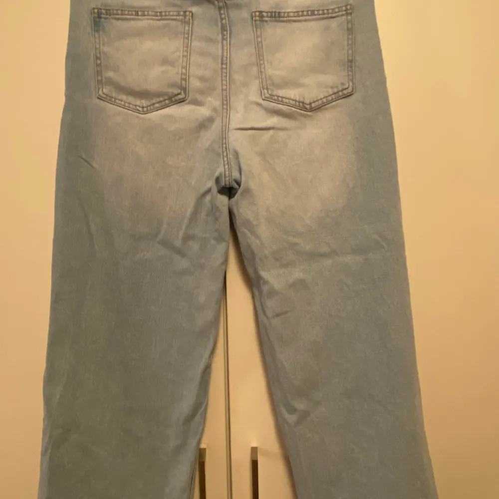 Marks & Spencer wide legged cropped jeans. Jeans & Byxor.