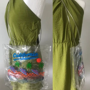 Sommarväska - Oanvänd. Möts i stockholm eller fraktar :)