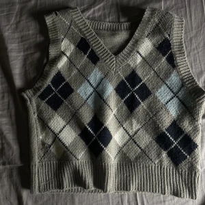 Topp - Stickade väst från shein i otroligt bra kvalite, använd en gång