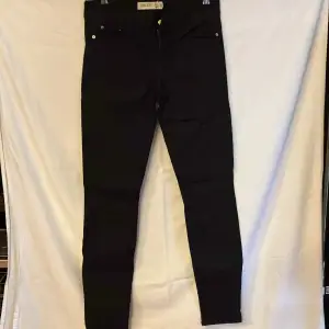 Chloe jeans 27 svarta skick bra