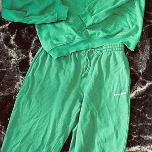 Grön mjukisdress  - Easy soul Mjukisdress från H&M