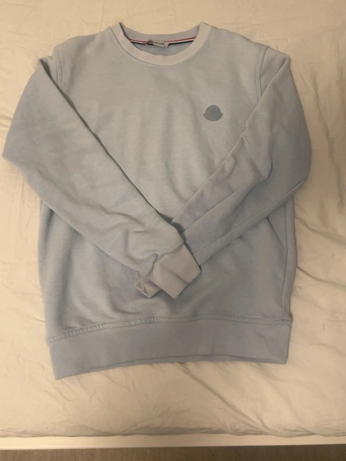 Ljusblå sweatshirt från Moncler