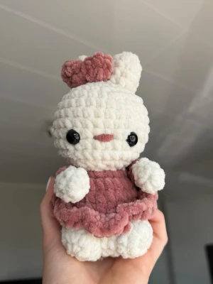 Liten virkad kanin 🐰  - En mjuk virkad kanin❣️