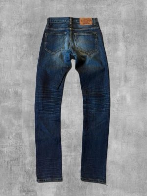 Crocker Jeans  - Crocker Jeans i marinblå | Storlek W26/L32 | Använda men i bra skick, defekt visas på bild | Mörkblå tvätt i liten, eftertraktad storlek | Skickas snabbt, kan gå ner i pris vid snabb affär  Mvh ActiveResell | REF: CRO-008