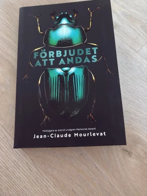 Förbjudet att andas av Mourlevat - Helt oanvänd bok som är ”mjukt” inbunden😅 pris kan absolut diskuteras!!💗