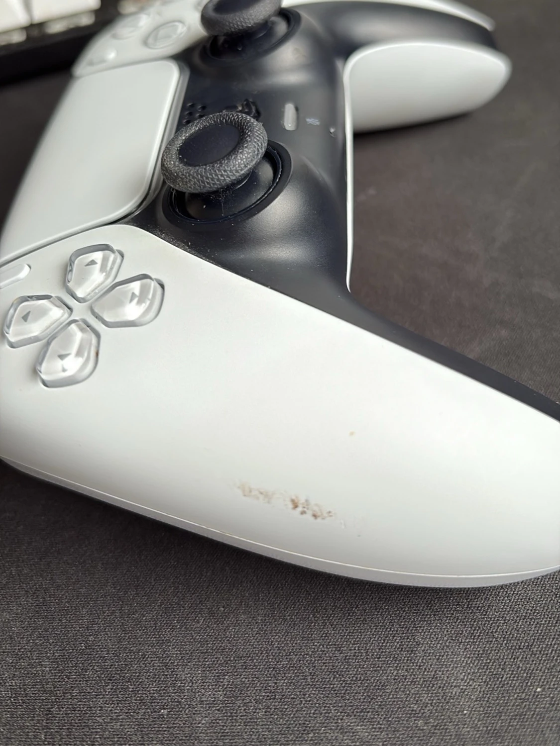 Vit och svart PS5 DualSense handkontroll - 1