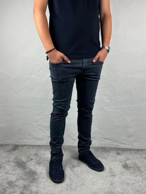 Replay jeans  - Ett par riktigt snygga jeans från Replay i storlek W31 L32 i modellen Anbbas