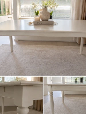 Stort vitt rektangulärt soffbord - Säljer ett stilrent och stabilt vitt matbord som passar perfekt i både moderna och klassiska hem. Bordet är väl omhändertaget och i mycket fint skick, utan repor, slitage eller andra skador,Bordet är köpt i Trademax.  Det är rymligt och passar utmärkt för både vardagsmiddagar och när man har gäster. Den tidlösa designen gör att det passar ihop med de flesta inredningsstilar.    Ifall ni är intresserade gå in på Blocket,sök ”Mari” och då kan upphämtningen diskuteras