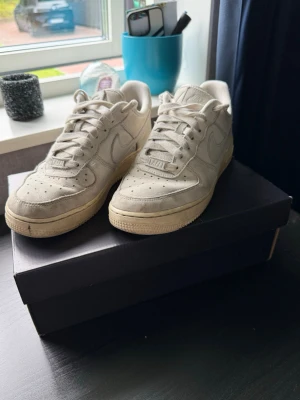 Nike Air Force  - Klassiska vita Nike Air Force                                     