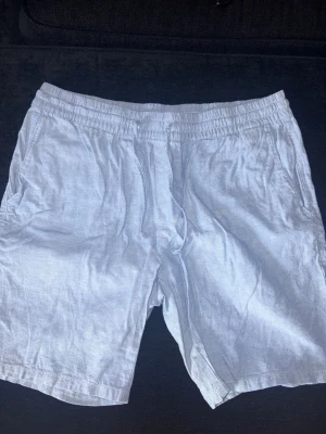 Linneshorts Cubus - Hör av er vid funderingar✌️