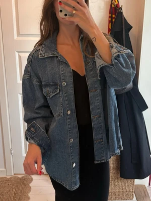 Oversized blå jeansjacka - 🥰