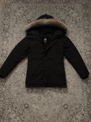 Canada Goose Chateau Parka Fusion Fit - Mängdrabatt finns! Ju fler plagg du köper, desto bättre pris kan jag ge!