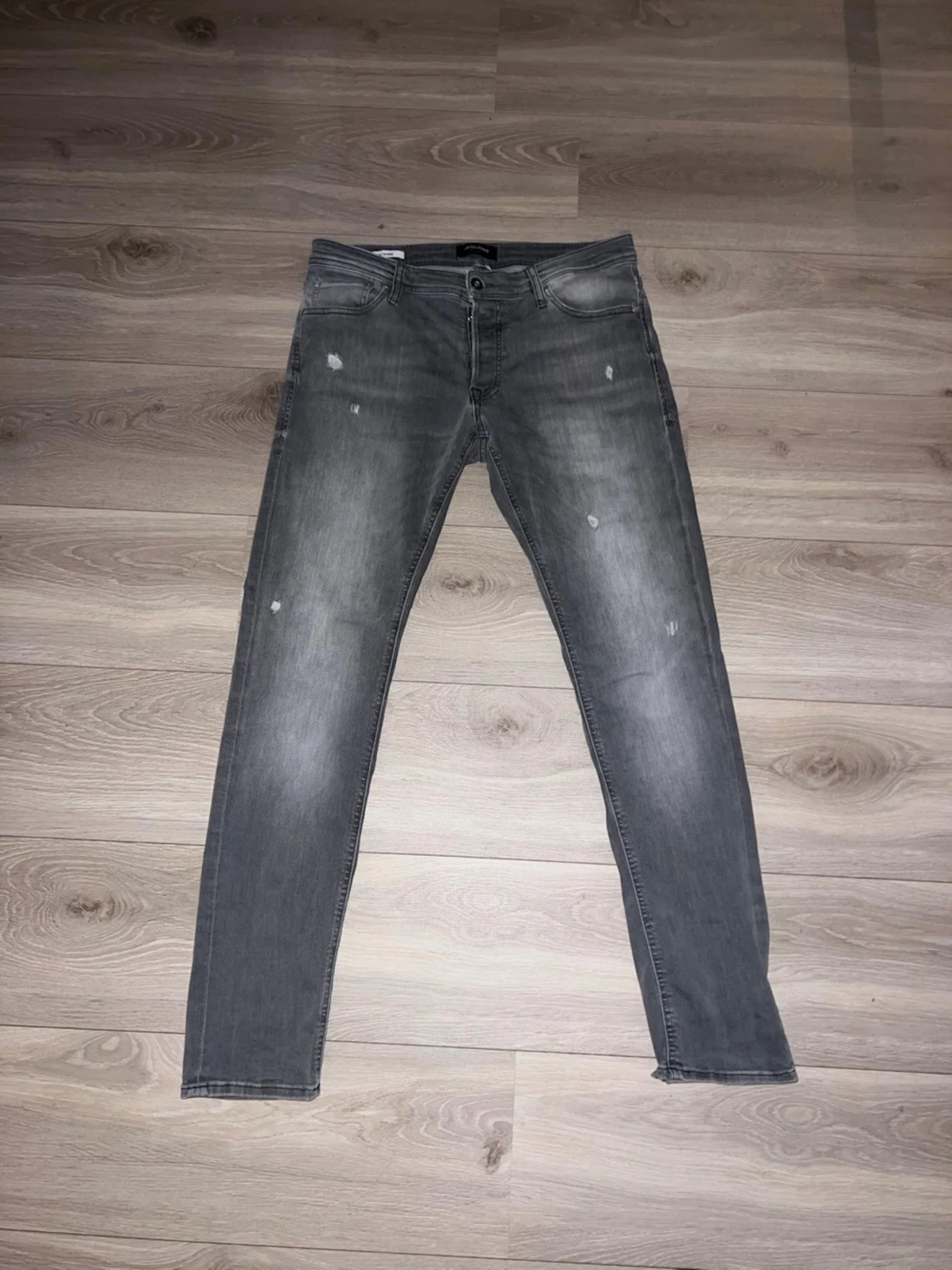 Grå slim fit jeans med slitningar - 1