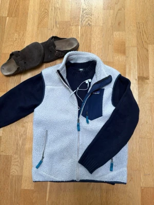 Patagonia fleeceväst - Patagonia fleeceväst, lite luddig men annars riktigt fräsch och passar till nästan allt