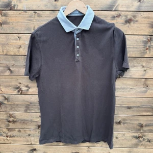 Brunello Cucinelli Polo (L)  - Gott begagnat skick! Tillverkad i Italien. L.   1052