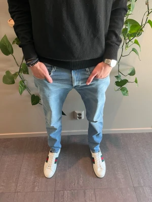 Replay anbass  - Replay jeans|Modell Anbass|St W31 L30| Slimfit-streatch matrial| nypris≈ 2000kr|Mitt pris 599kr|