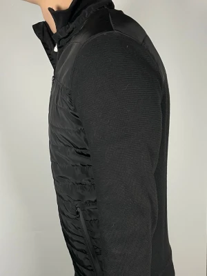 Massimo Dutti cardigan - 👕 Plagg: cardigan                                                                 📏 Storlek: S                                                                🏷️ Märke/Modell: Massimo Dutti                                           ✨ Skick: Fint skick                                                      💬 Vid frågor är det bara att skriva!                                                                                          🛍️ Gramenti