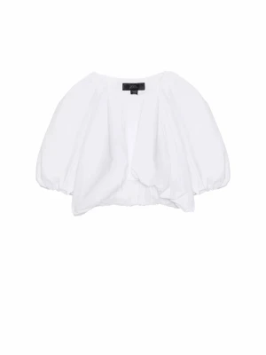 Populär blus från Zara  - Helt oanvänd populär blus från Zara. I storlek M men fungerar utmärkt och sitter som den ska på mig som brukar ha S/M. Säljer då många vill ha blusen o jag helt enkelt bara inte använder den då min stil inte är matchande.