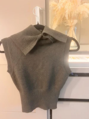 Stickad Zara tröja  - Säljer min tröja från Zara, aldrig använt 