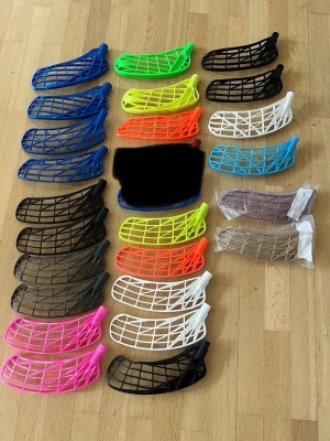 Unihoc blad samling - Säljer hela min Unihoc blad samling, det är 26 blad och kostnaden är ca 9-10k. Tveka inte på att höra av er om ni undrar/ är intresserad av något specifikt blad. Går självklart köpa enskilda blad om önskas. Mellan 25-175kr per blad