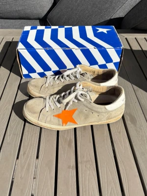 Golden Goose Super-Star - Golden Goose Super-Star, unik colorway. Storlek 41. Skick: 8/10. Retail 5,300.