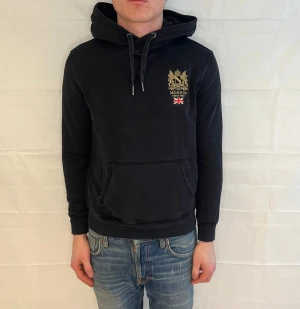 Morris Hoodie Black Men's - Svart hoodie i pre owned-skick, storlek S men passar som S/M.