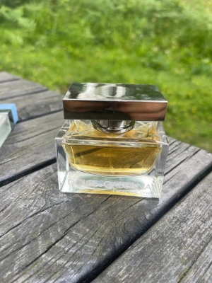 Dolce and Gabbana  - Jätte fin parfym luktar gott 