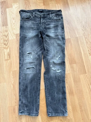 Jack & Jones  - Sällsynta jack & jones jeans använder inte de för ja har 2 par, bland de bästa jeansen