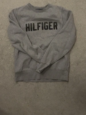  Tommy Hilfiger tröja - Snygg tröja av Tommy hilfiger i storlek S