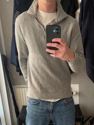 Grå massimo dutti half zip  - Storlek S | Bra skick