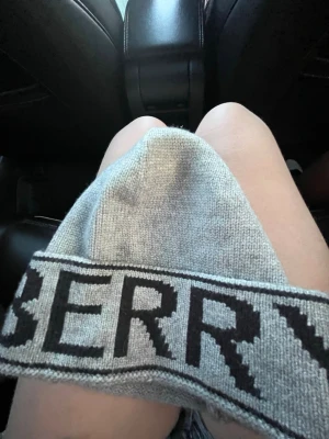 Burberry - Burberry mössa vet inte om den är äkta!!❤️