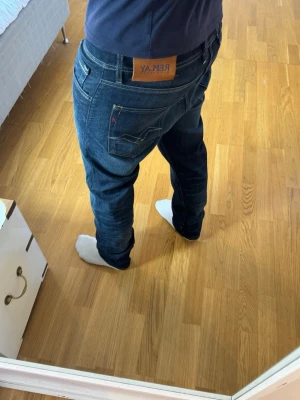 Replay Grover Jeans - Replay Jeans | skick 9/10 | Storlek 32/34 | Pris - 549kr | Modellen är ca 181cm lång | Hör av dig vid minsta fråga eller fundering!!