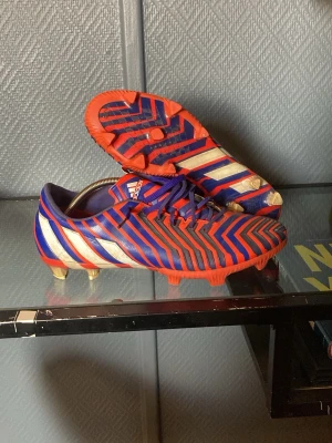 Adidas predator elite champions league - Sparsamt använda. Priset kan sänkas vid snabb affär eller köp av fler