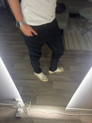 Nudie jeans, Lean Dean - Nudie jeans med riktigt fin wash och fades. Storlek: 31/32. Kvalité: 9/10. Pris kan diskuteras.