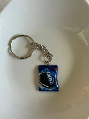 Nyckelring Oreo - Nyckelring som jag satt ihop själv 💕