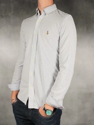 Ralph Lauren skjorta - - Ralph Lauren Oxford skjorta — Storlek S - Slimfit — 9/10 - Bra skick utan skavanker — Inkluderat - skjorta — Retail 2000kr — Modellen är 180cm, 65kg
