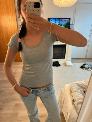 T-shirt  - Superfin t-shirt. Kolla gärna mina andra annonser! 💌