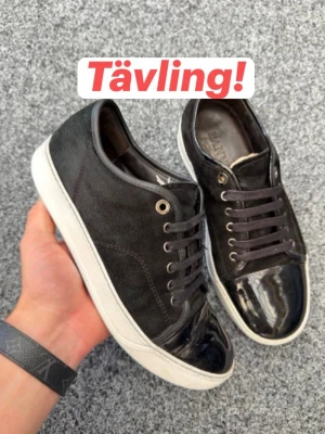 🚨 GIVEAWAY LANVINS! 🚨  - Wow! Dags för nu tävling igen! Det är ett par svarta lanvins i uk5 som lottas ut! För att vinna måste du följa, likea, följa trend store på tiktok och tagga 3 vänner i videon. Avslutas  vid 2600 följare. (Köper du en produkt av oss får du 2 X chans att vinna!) Stort lycka till! 🙌🥳