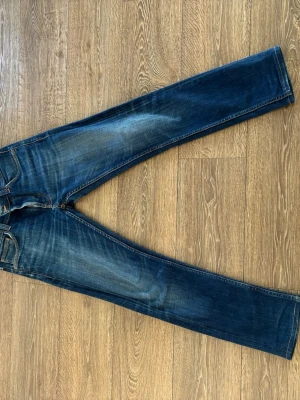 Nudie Jeans Lean Dean - Nudie Jeans Lean Dean med snygg tvätt. 30/32.        Hör av er för mått eller annat?