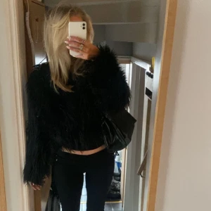 Pälsjacka - Super snygg pälsjacka, perfekt för vintern då den är jätte varm 😍