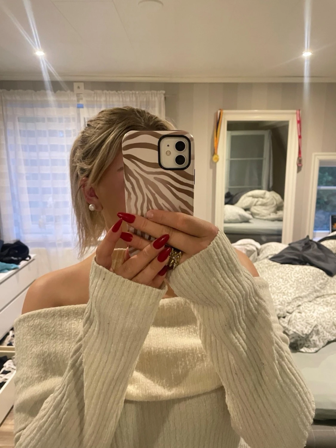 Off shoulder stickad tröja cremevit - 1