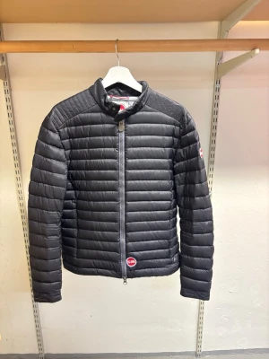 Colmar jacka  - Hej! Säljer nu min jacka från märket Colmar, storlek S, bra skick, hör av dig om du har frågor eller funderingar kring jackan :) 