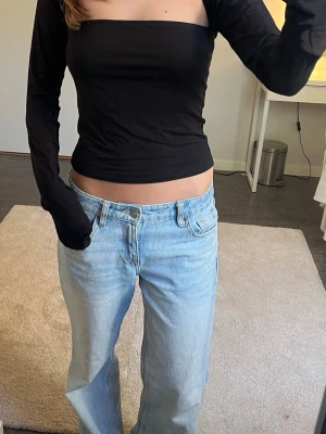Soft touch square top - Svart långärmad square top från ginatricos soft touch collection. Aldrig använd med lappen kvar. Skriv gärna om frågor finns💞